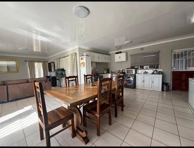 3 BEDROOM HOUSE FOR SALE IN VANDERBIJLPARK CE 2